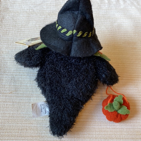 Bunnies By The Bay Hallmark Black Crow Blackbert Plush With Pumpkin 2002 - Picture 4 of 13
